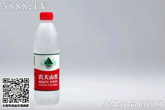 1997年,鐘睒睒成立了新的品牌農(nóng)夫山泉。 1997年,鐘睒睒成立了新的品牌農(nóng)夫山泉。