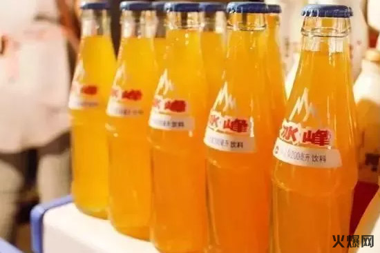 老牌汽水變了樣,健力寶、宏寶萊、嶗山、北冰洋……一大批國產(chǎn)飲料重新出山! 老牌汽水變了樣,健力寶、宏寶萊、嶗山、北冰洋……一大批國產(chǎn)飲料重新出山!
