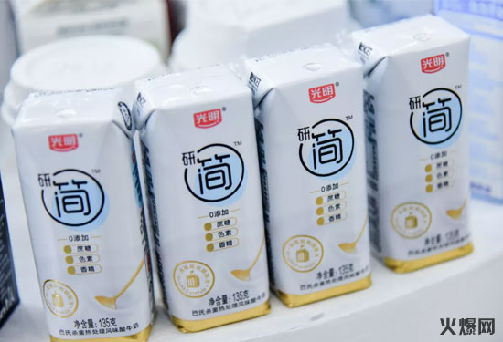 光明研簡(jiǎn)酸奶 光明研簡(jiǎn)酸奶