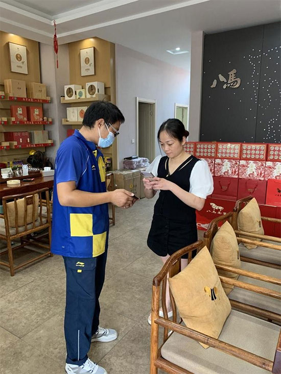 暢享中秋教師雙節(jié)合一,德邦快遞送貨上樓打造優(yōu)質(zhì)寄遞 暢享中秋教師雙節(jié)合一,德邦快遞送貨上樓打造優(yōu)質(zhì)寄遞