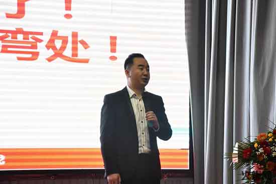 終端商戰(zhàn)董事長----田沂桐先生 終端商戰(zhàn)董事長----田沂桐先生